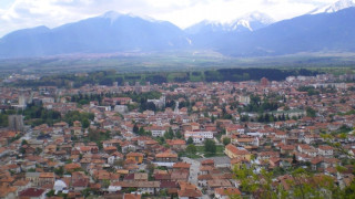 Младеж задигна храната на бедни и възрастни хора