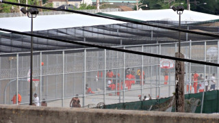 Калифорнийските затвори с автомати за презервативи