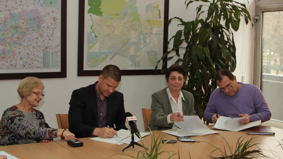 Подписаха първите договори са саниране в Града на липите | StandartNews.com