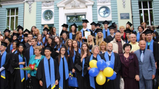 700 студенти пишат до Борисов за подслон