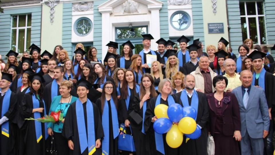 700 студенти пишат до Борисов за подслон | StandartNews.com