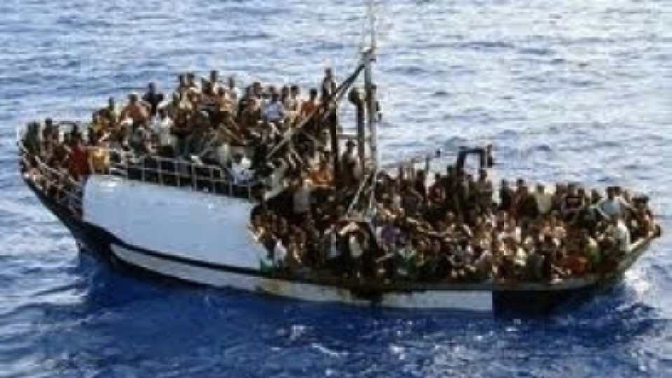 Спасиха кораб със 70 мигранти край Румъния | StandartNews.com