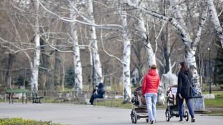 Баба Марта идва с облаци и слънце