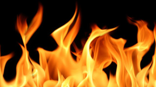 Двама пострадали при пожар в апартамент в Бургас
