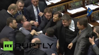 ВИДЕО: Масов бой в украинския парламент  