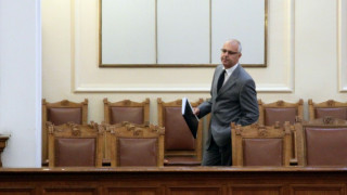 Вучков дойде в парламента, среща се с партньорите 