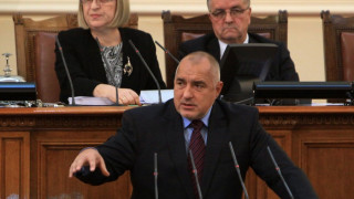 Премиерът поиска оставките на Писанчев и Лазаров