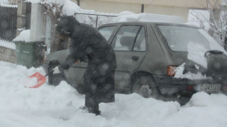Снежен ад в половин България през март (ОБЗОР)