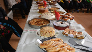 С кулинарна изложба дами честваха на „патерици" 8 март