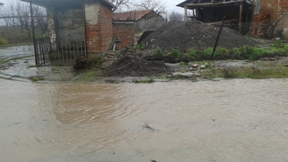 Десетки села в Сливенско са наводнени | StandartNews.com