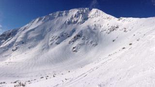 Сноубордист бутна лавина под Тодорка