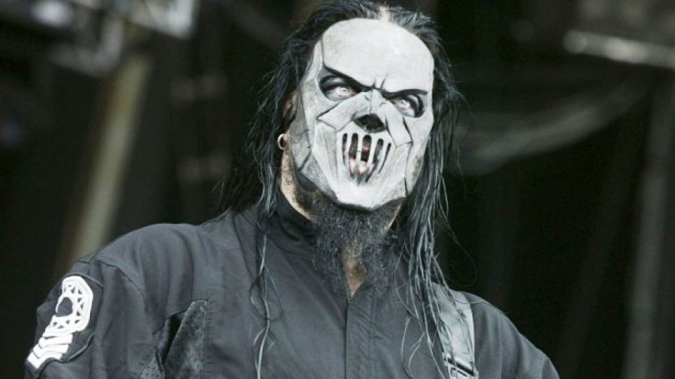 Китаристът на Slipknot отнесе нож в главата от брат си  | StandartNews.com