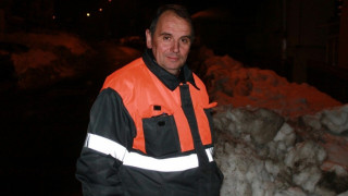 Рашо Милчев рина 42 часа тонове сняг до Пампорово