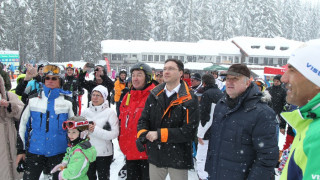 Дипломати с шоу върху ски за Купата на външния министър
