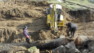 Части от страната без ток или вода за пореден ден