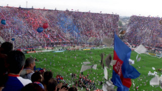 Фен на „Сан Лоренсо" загина, падайки от 50 метра