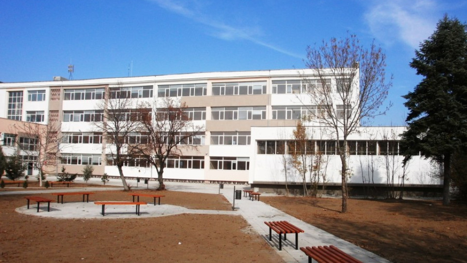 В новата сграда на Класическата гимназия няма азбест | StandartNews.com
