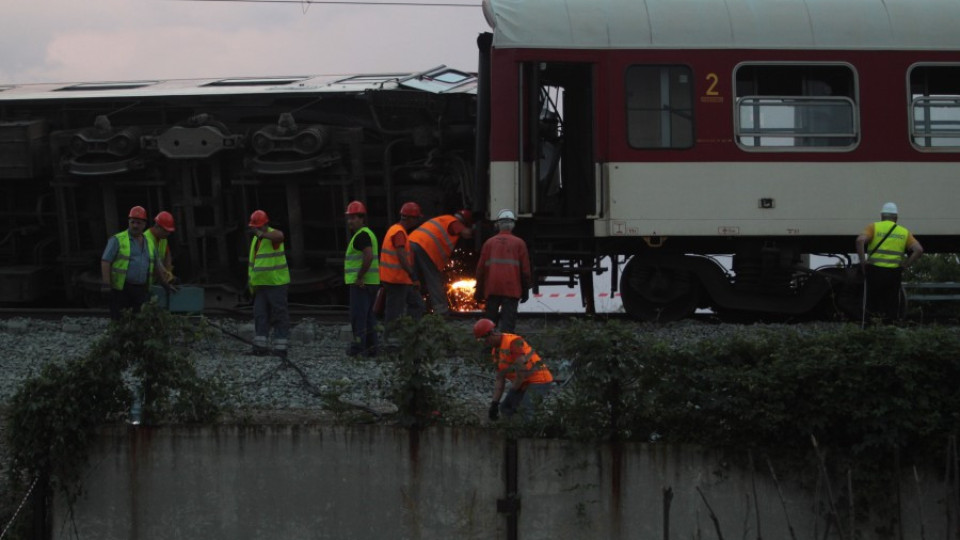 Пуснаха влаковете между Троян и Левски  | StandartNews.com