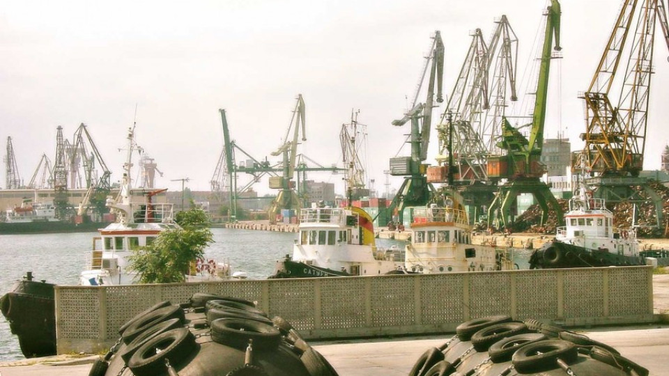 Порт Варна бди над контейнерите | StandartNews.com