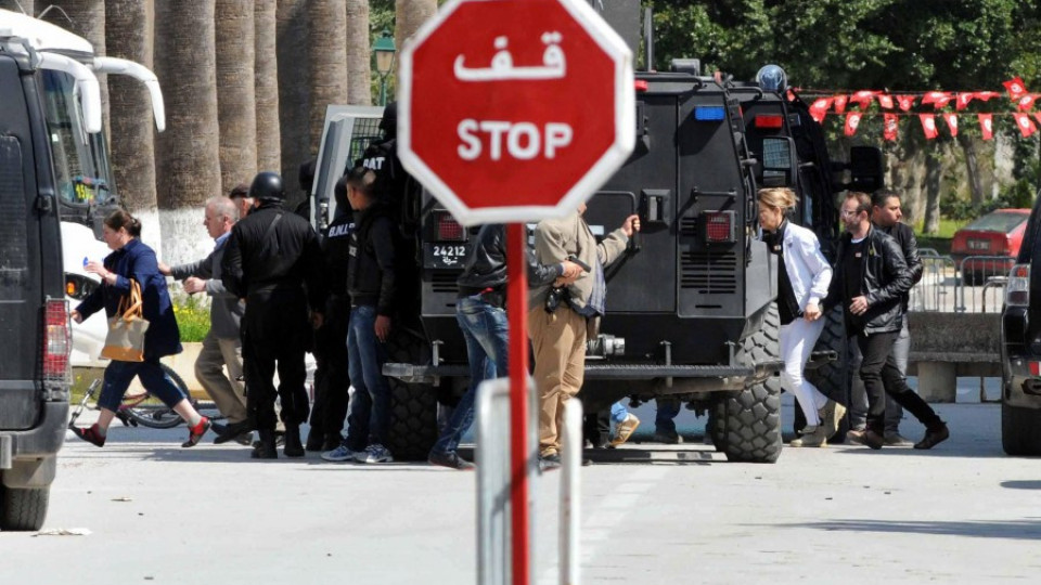Тунис обяви война на тероризма  | StandartNews.com