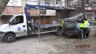 Разчистват Търново от изоставени коли