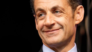 Опозицията на Саркози победи на местните избори във Франция