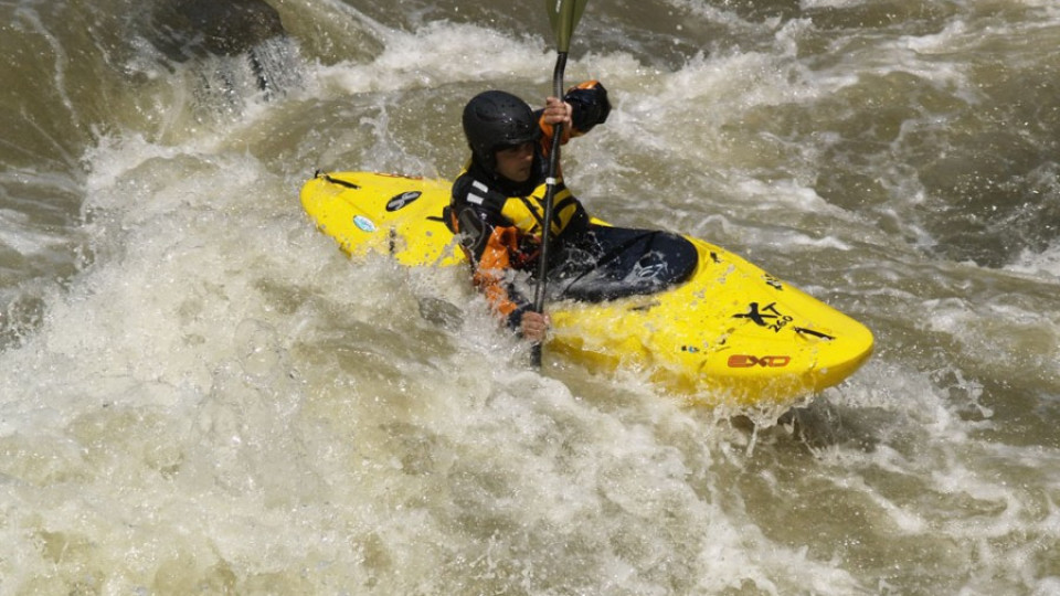 Любители на адреналина летят с лодки по река Струма | StandartNews.com