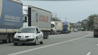 Падат разрешителните за превози до Сърбия