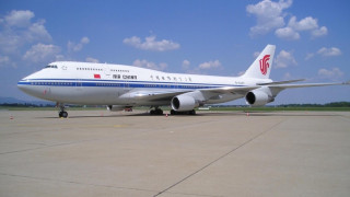 Самолет на Air China кацна аварийно