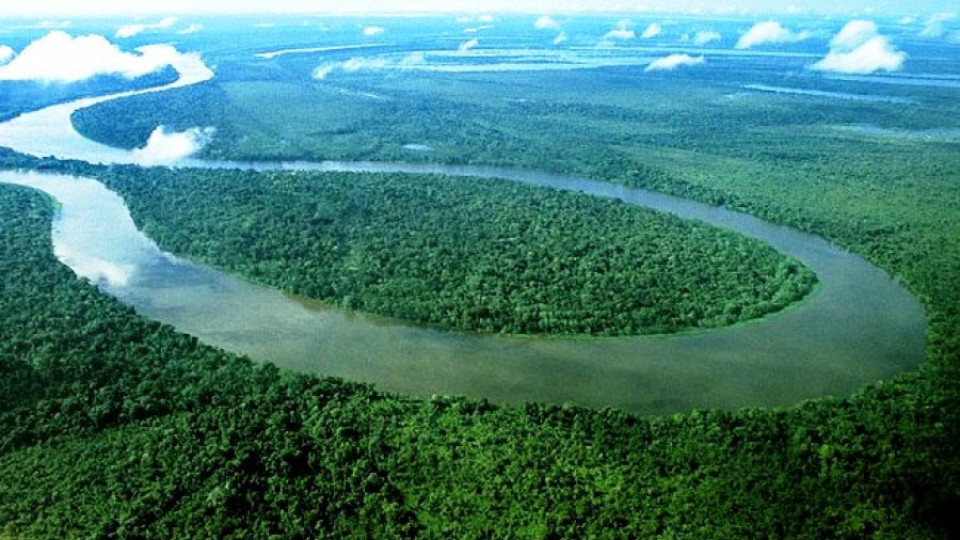 Сървайвър с надуваема лодка по Амазонка | StandartNews.com