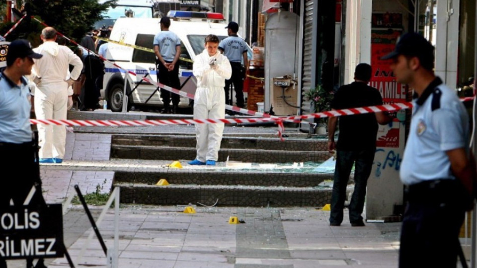 Бомба в редакцията на турско списание | StandartNews.com