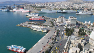 Гърция продава порта в Пирея
