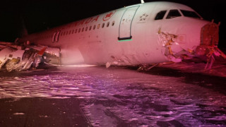 25 ранени в самолет, излязъл от пистата