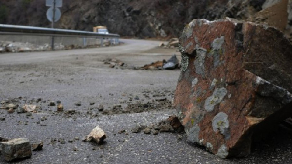 Опасност от падащи камъни в Кресненското дефиле | StandartNews.com