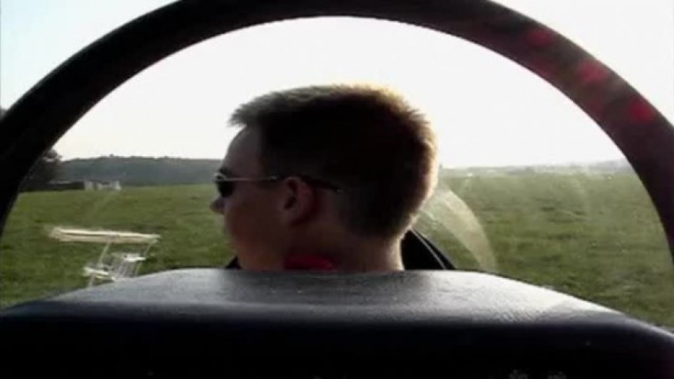 Пуснаха клип с Лубиц, пилотиращ делтапланер (ВИДЕО) | StandartNews.com