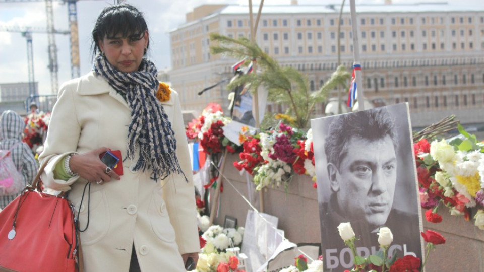 Мостът на Немцов стана атракция | StandartNews.com