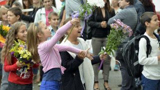 Записват първолаци от 2 часа през нощта