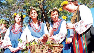 Лазаровден и Цветница - възраждане по български