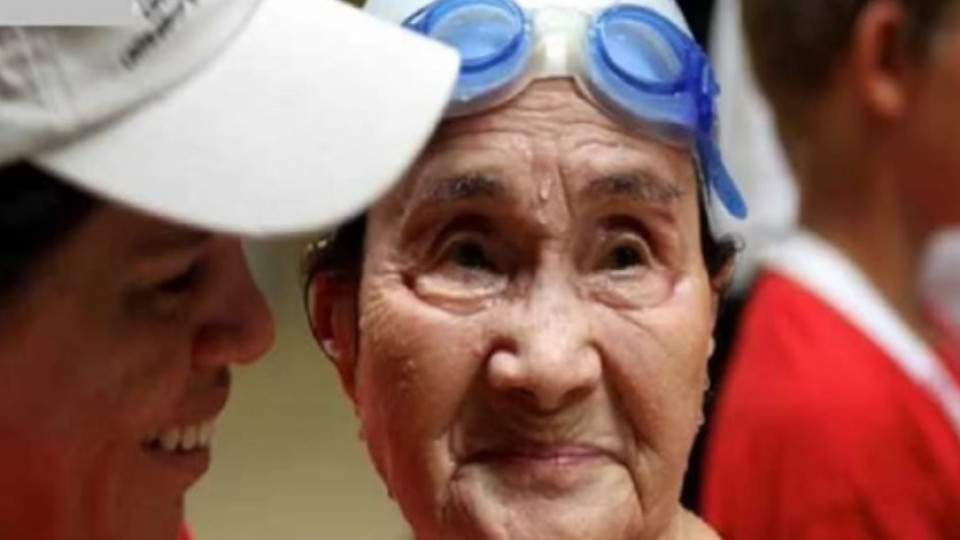 100-годишна японка постави рекорд в плуването | StandartNews.com