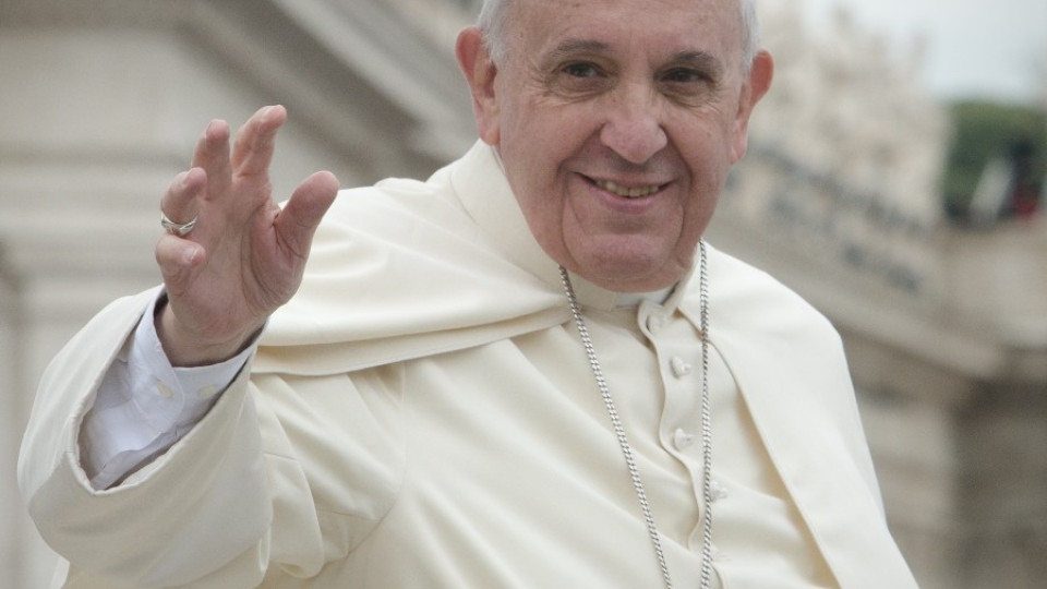 Папата заклейми престъпленията срещу християни | StandartNews.com