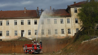 Пожар гори в центъра на Велико Търново