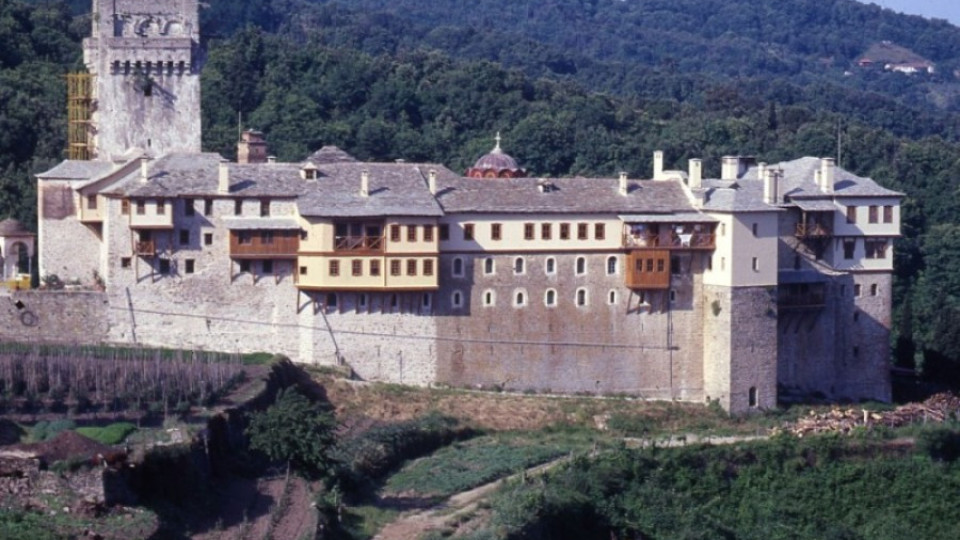 Манастир в Света гора пази най-големия къс от Кръста | StandartNews.com