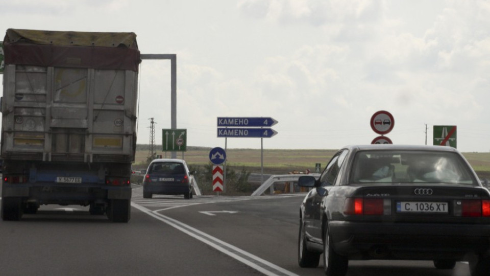 Трафик и колони от коли при Ябланица | StandartNews.com