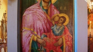 Кърмеща Богородица върна живота в Пепелина