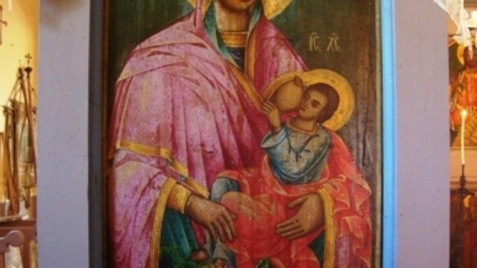 Кърмеща Богородица върна живота в Пепелина | StandartNews.com