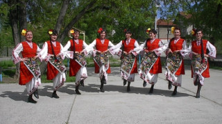 Най-дългото великденско хоро ще е във Варна