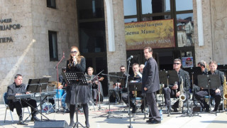 "Биг -Бенд" и Весела Нейнски с концерт на Великден