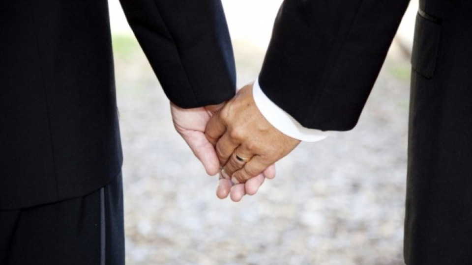 Повече права за еднополовите двойки в Чили | StandartNews.com