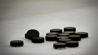 България надви ЮАР на Световното по хокей на лед