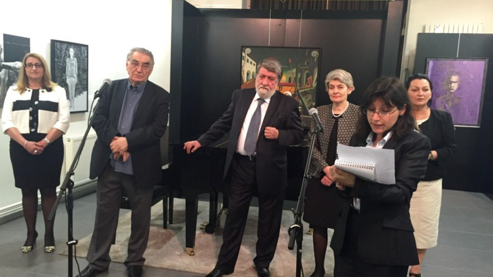 Рашидов откри в Париж изложба на съвременни български художници  | StandartNews.com